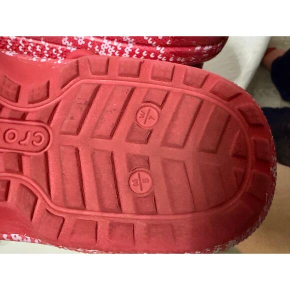 CROCS classic lined holiday Christmas Clogs women’s sz 7 sandals gently used - Picture 9 of 13